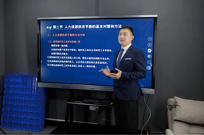 軍文知學(xué)教育：深耕軍隊文職人才培養(yǎng)，助力強軍事業(yè)新發(fā)展
