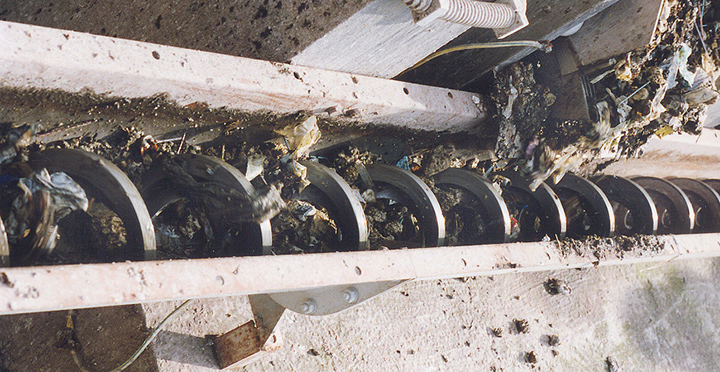 無軸，沒有中心軸，承載力小